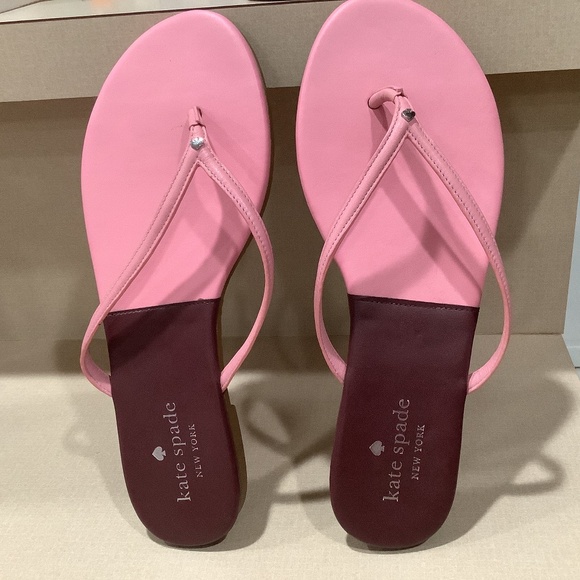kate spade Shoes - EUC Kate Spade flip flops pink size‎ 8 thongs
